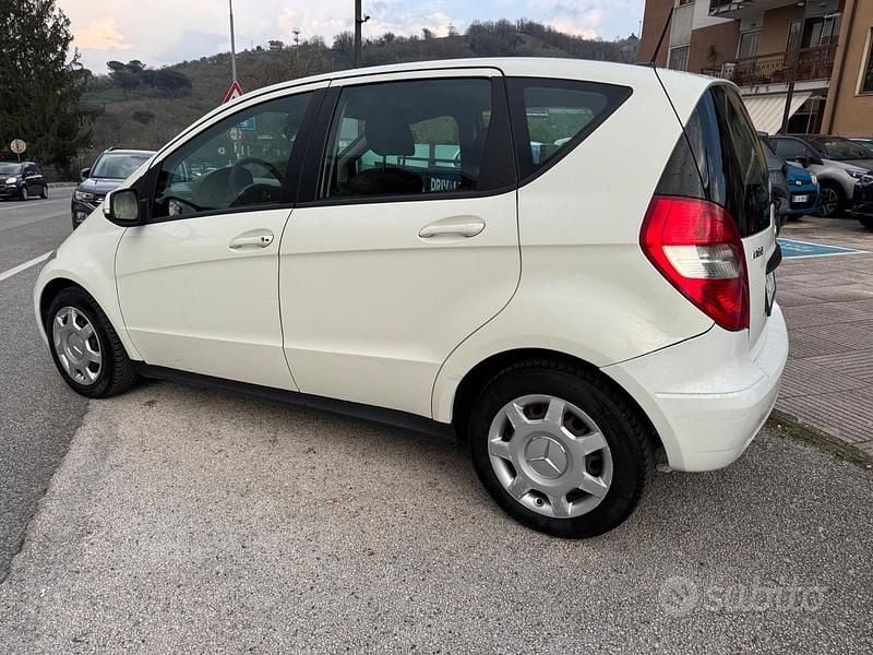 Usata Mercedes A160 95 CV (69 kW) 2011 Bianco Berlina