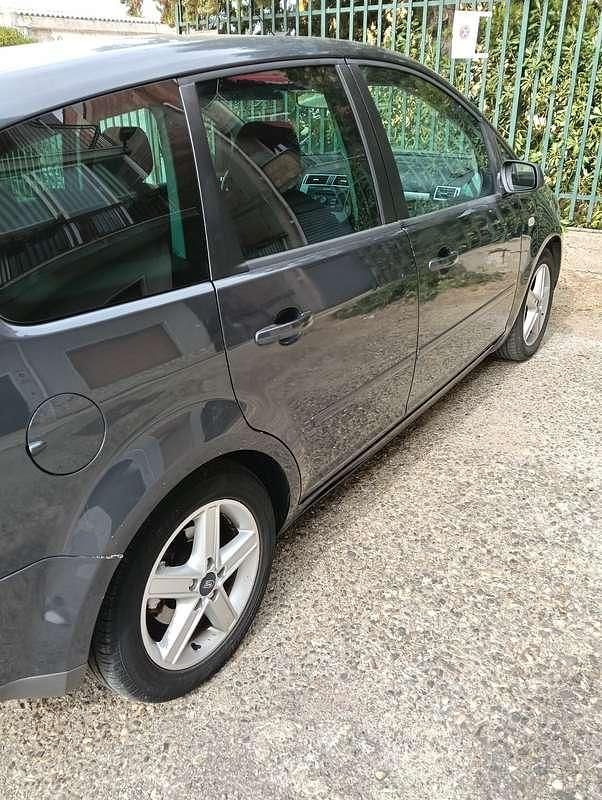 Begagnad Ford C-MAX Titanium 90 HK (66 kW) 2007 Minibuss