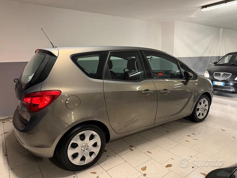 Usata Opel Meriva Cosmo 119 CV (87 kW) 2010 Grigio Monovolume