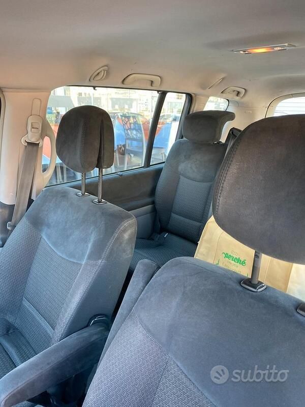 Grigio Usata 2007 Renault Espace Monovolume | 4000 € (Buon prezzo) - Immagine 1/4