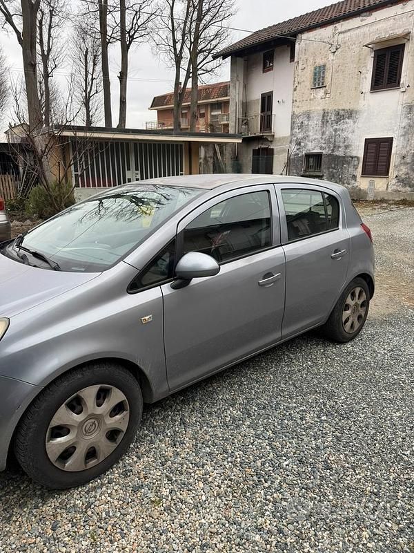 Usata Opel Corsa 75 CV (55 kW) 2008 Utilitaria