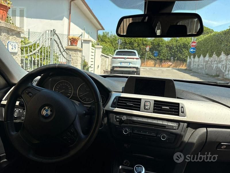 Usata BMW 318 150 CV (110 kW) 2015 Grigio Station wagon