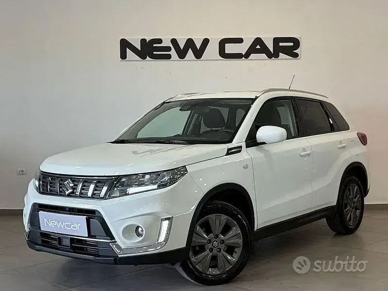 Usata Suzuki Vitara 129 CV (94 kW) 2023 Bianco SUV