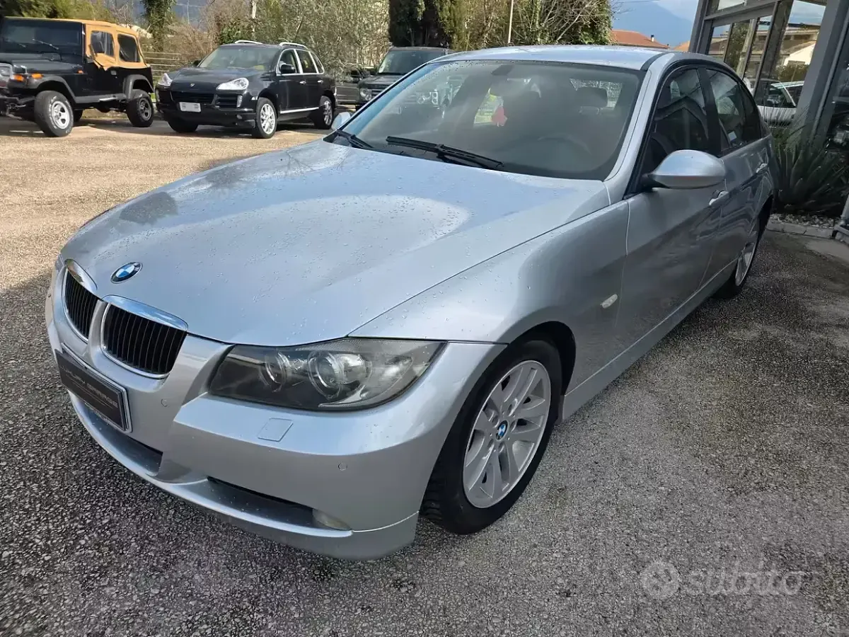 Usado BMW 320 163 CV (119 kW) 2006 Gris Berlina