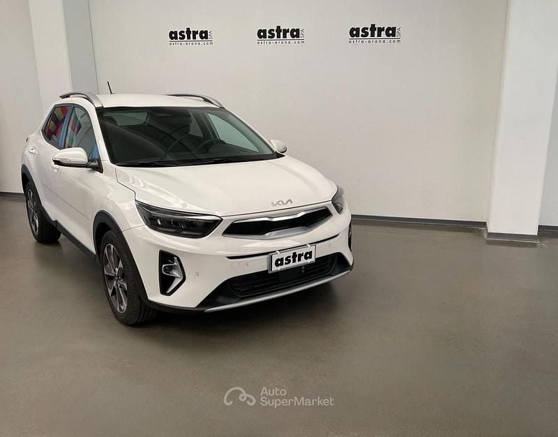 Usata Kia Stonic Style 101 CV (74 kW) 2023 Bianco SUV