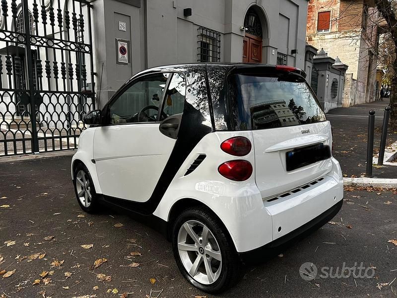 Usata Smart ForTwo Coupé 54 CV (39 kW) 2010 Bianco Coupé