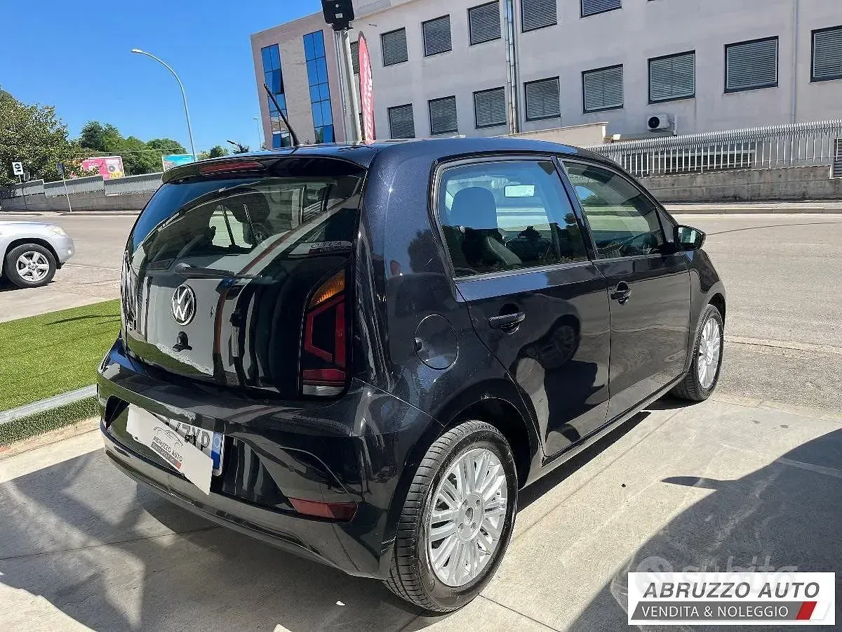 Usata VW up! 67 CV (49 kW) 2021 Nero Utilitaria