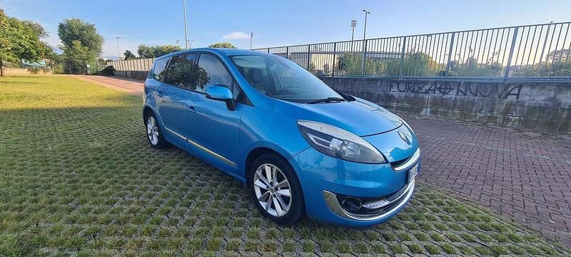 Usata Renault Scénic III 110 CV (80 kW) 2012 Blu/azzurro Monovolume