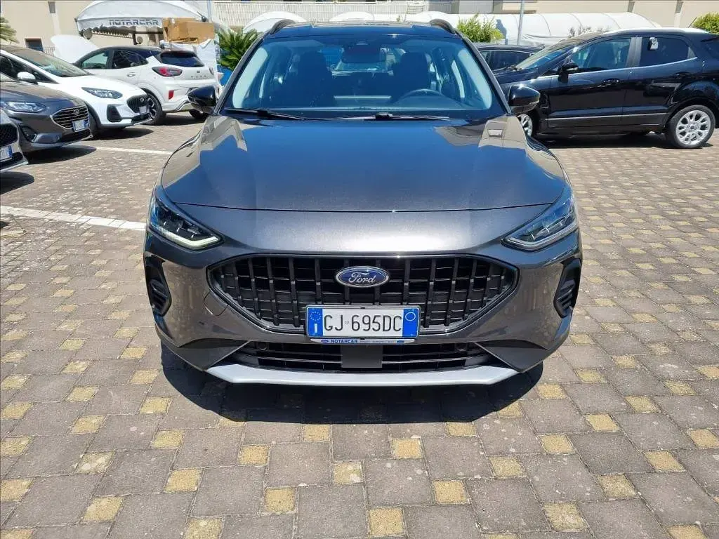 Usata Ford Focus Active 120 CV (88 kW) 2022 Grigio Station wagon