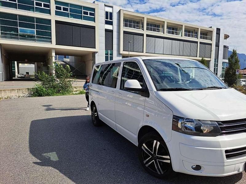Usata VW Multivan Startline 140 CV (102 kW) 2013 Furgone