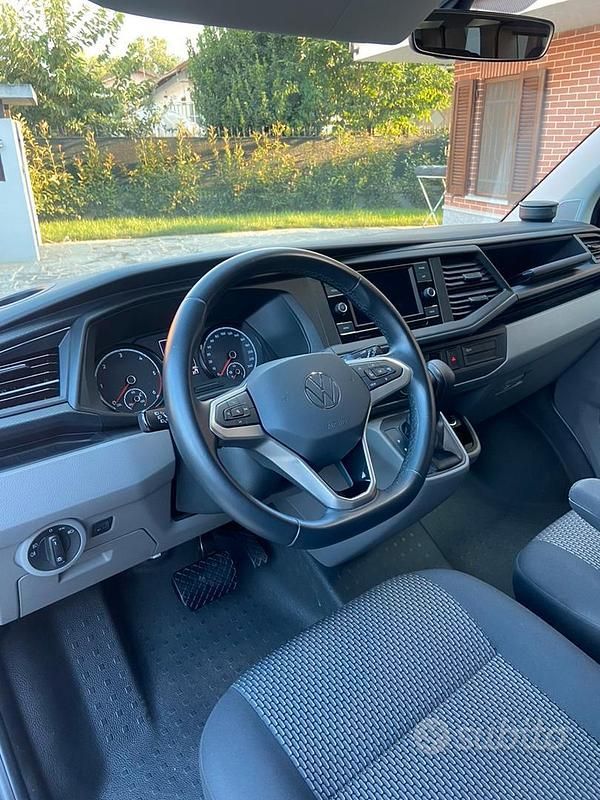 Usata VW Caravelle 2023 Nero Monovolume