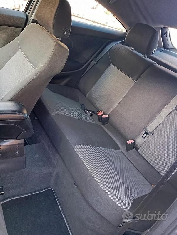 Usata Opel Astra GTC 110 CV (80 kW) 2010 Coupé