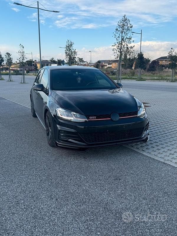 Usata VW Golf VII GTI 245 CV (180 kW) 2021 Nero Utilitaria