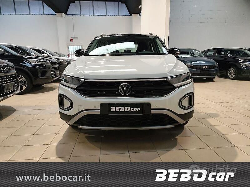 Usata VW T-Roc R-line 110 CV (80 kW) 2023 Bianco SUV