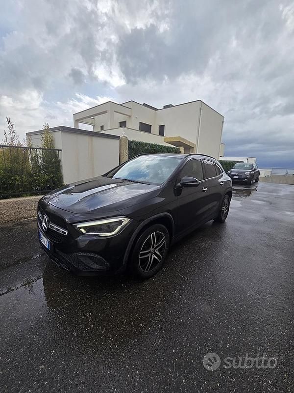 Usata Mercedes GLA200 150 CV (110 kW) 2020 Nero SUV