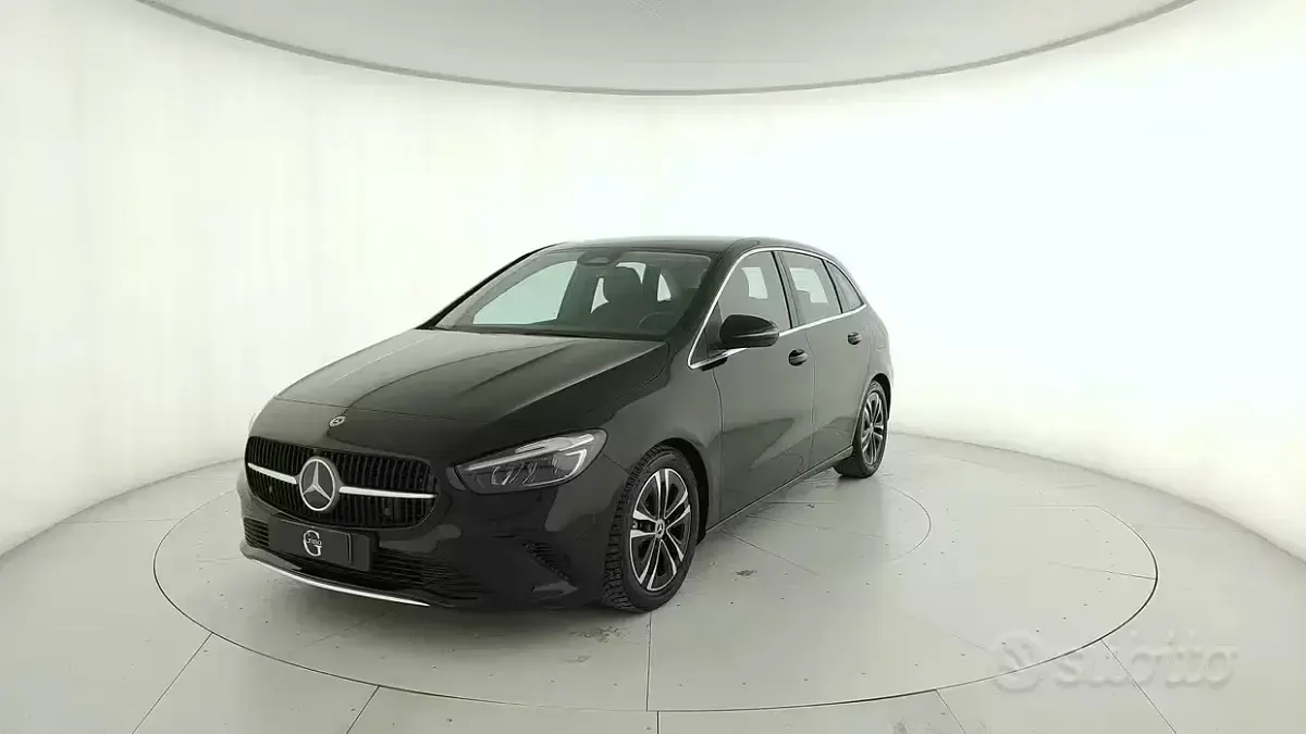 Usata Mercedes B180 Advanced 136 CV (100 kW) 2023 Utilitaria