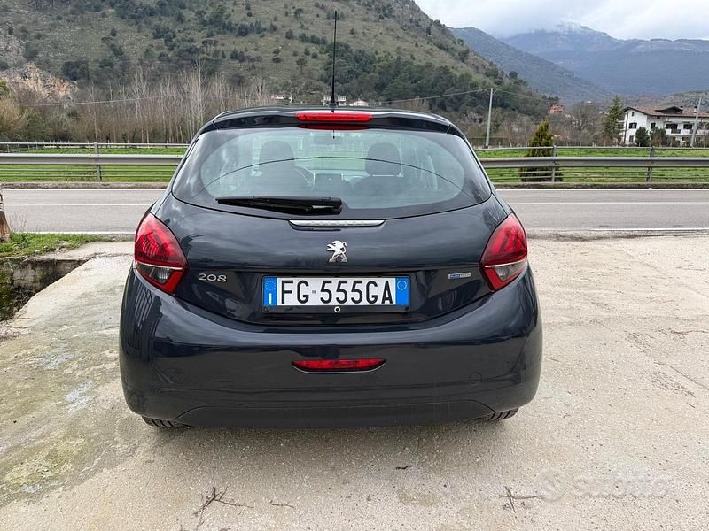 Usata Peugeot 208 Access 67 CV (49 kW) 2017 Nero Utilitaria