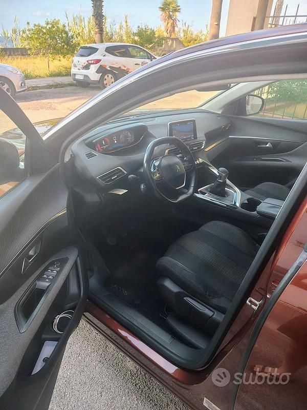 Usata Peugeot 3008 131 CV (96 kW) 2018 Marrone SUV