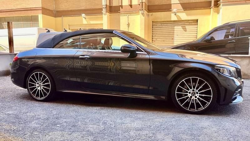 Usata Mercedes C400 Premium Plus 194 CV (142 kW) 2019 Gray Cabrio