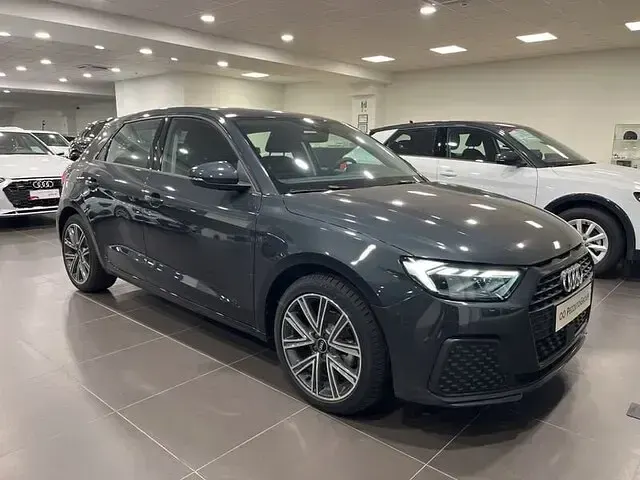 Nuova Audi A1 Business 116 CV (85 kW) 2025 Grigio manhattan metallizzato SUV