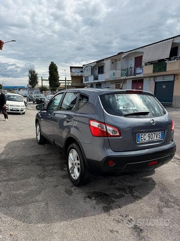 Usata Nissan Qashqai Acenta 114 CV (83 kW) 2010 Grigio SUV