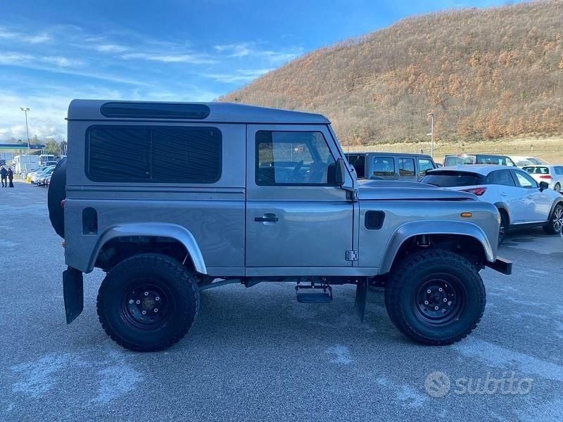 Usata Land Rover Defender SE 122 CV (89 kW) 2007 Grigio Station wagon