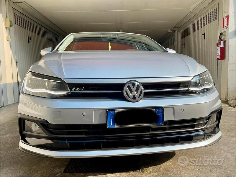 Usata VW Polo R-line 95 CV (69 kW) 2018 Grigio Utilitaria