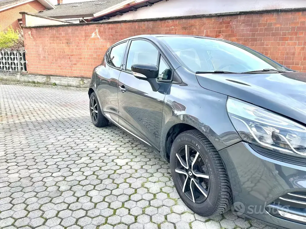 Usata Renault Clio IV 76 CV (55 kW) 2019 Grigio Berlina