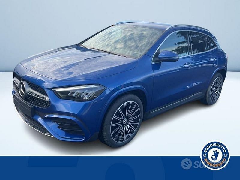 Blu Nuova 2025 Mercedes GLA200 AMG Line Premium SUV | 49.500 € (Cara) - Immagine 1/3