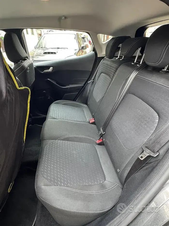 Usata Ford Fiesta Titanium 86 CV (63 kW) 2018 Grigio Utilitaria
