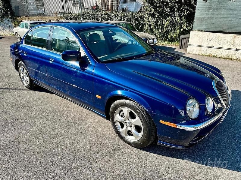 Blu Usata 2000 Jaguar S-Type Executive Tre volumi | 4500 € (Ottimo prezzo) - Immagine 1/4