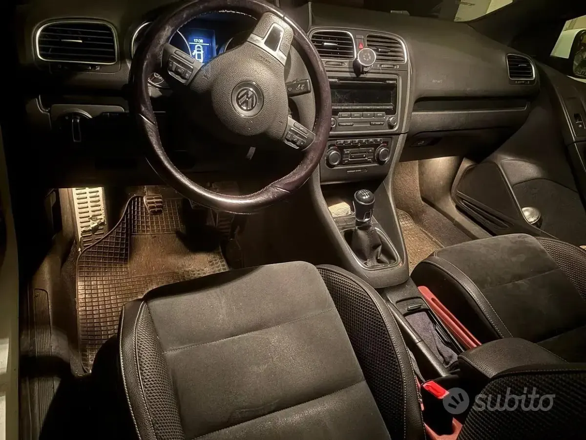 Usata VW Golf Cabriolet 105 CV (77 kW) 2012 Bianco Cabrio