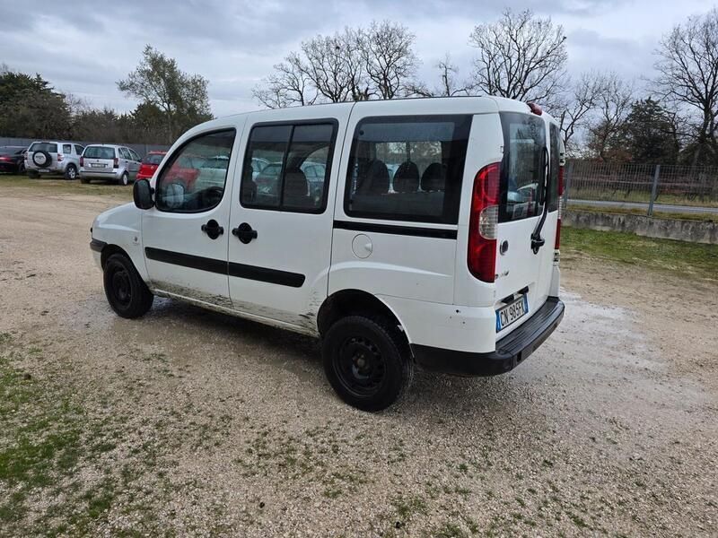 Usata Fiat Doblò Dynamic 105 CV (77 kW) 2005 Bianco Monovolume