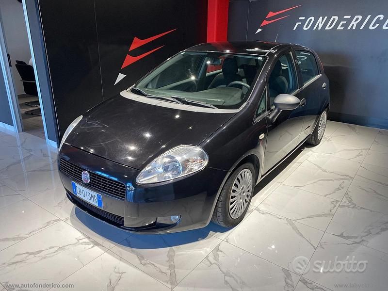 Usata Fiat Grande Punto 75 CV (55 kW) 2010 Nero Utilitaria