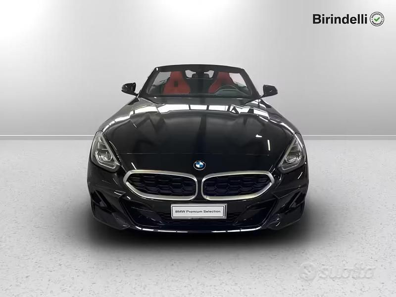 Usata BMW Z4 M Sport 197 CV (144 kW) 2023 Black sapphire metallizzato Cabrio