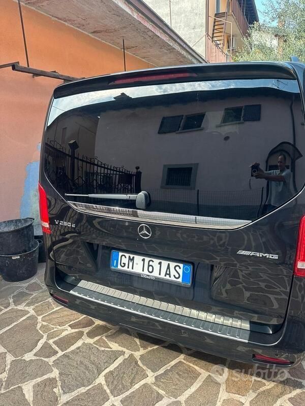 Usata Mercedes V250 AMG 190 CV (139 kW) 2022 Nero Monovolume