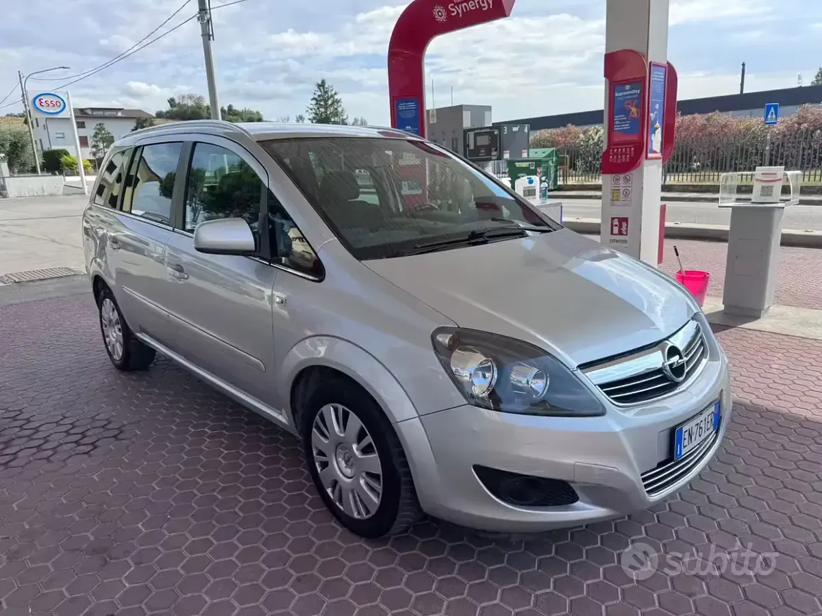 Usata Opel Zafira Tourer 150 CV (110 kW) 2012 Monovolume