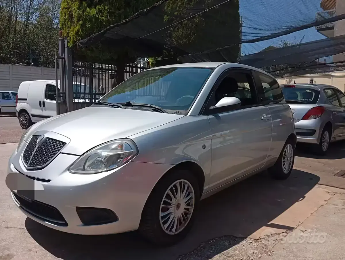 Usata Lancia Ypsilon 60 CV (44 kW) 2009 Grigio Utilitaria