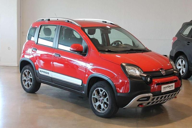 Usata Fiat Panda Cross Cross 95 CV (69 kW) 2017 Rosso Utilitaria