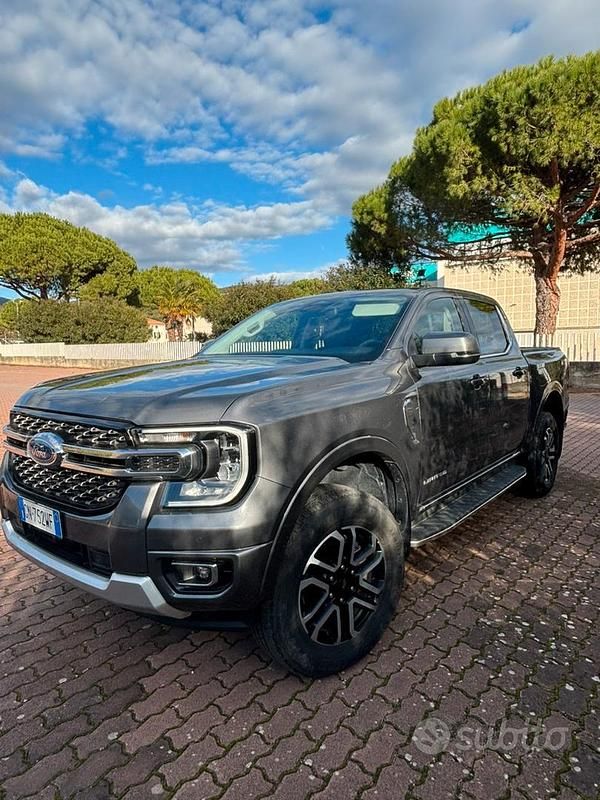 Usata Ford Ranger Limited 170 CV (125 kW) 2024 Grigio Pick-up
