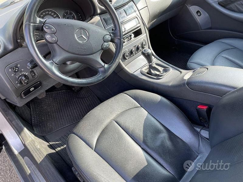 Usata Mercedes CLK270 170 CV (125 kW) 2006 Grigio Coupé