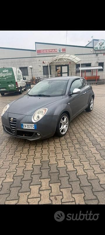 Grigio Usata 2012 Alfa Romeo MiTo Due volumi | 2800 € (Super prezzo) - Immagine 1/4