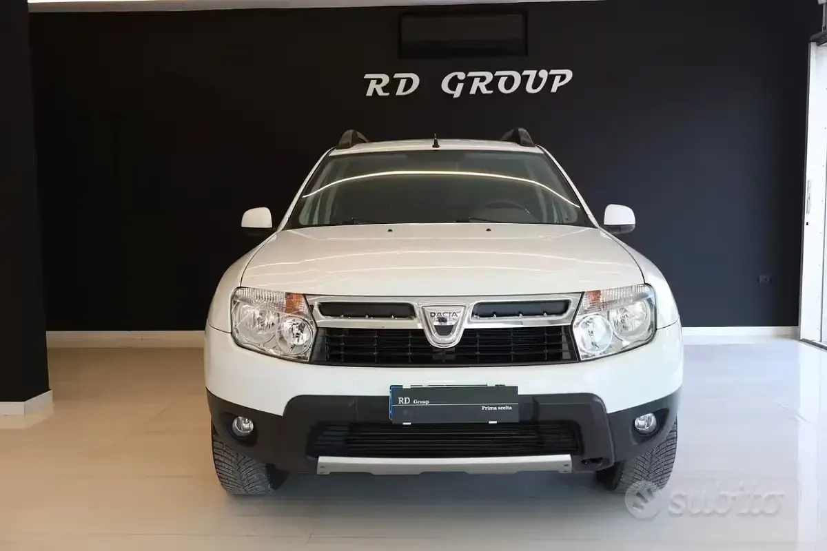 Usata Dacia Duster Lauréate 90 CV (66 kW) 2012 Bianco SUV
