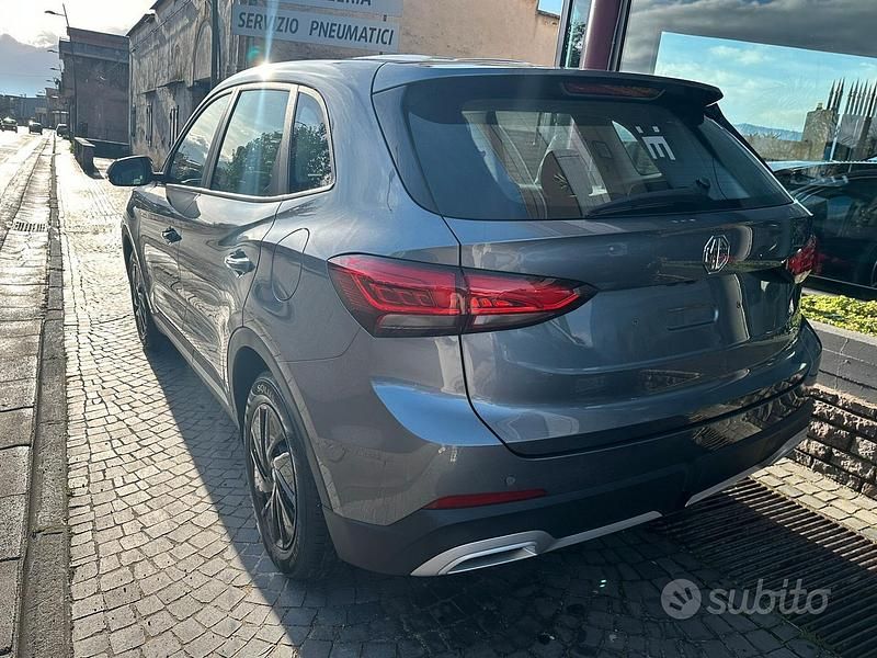 Nuova MG ZS 2025 Grigio Station wagon