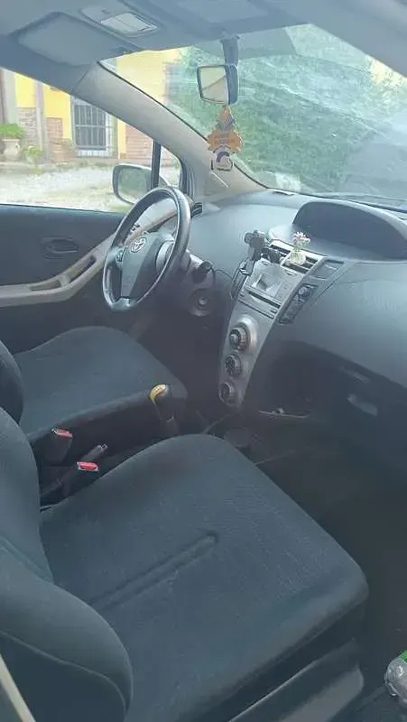 Usata Toyota Yaris 69 CV (50 kW) 2007 Utilitaria