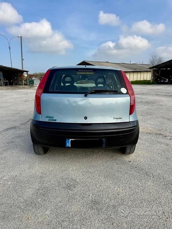 Usata Fiat Punto 60 CV (44 kW) 2002 Blu Utilitaria