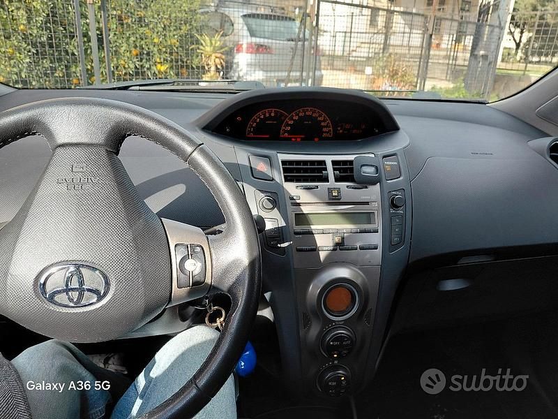 Usata Toyota Yaris 2010 Nero Berlina