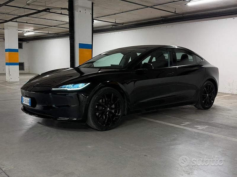 Usata Tesla Model 3 RWD 235 kW (320 CV) 2023 Nero Berlina