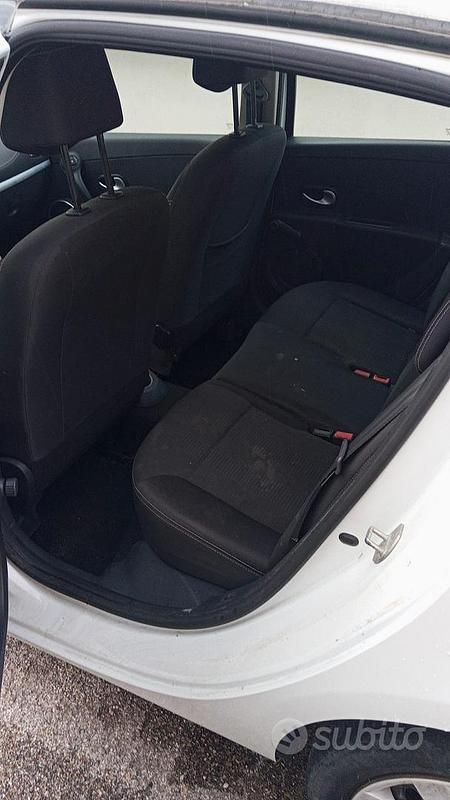 Usata Renault Clio II 2011 Bianco Berlina