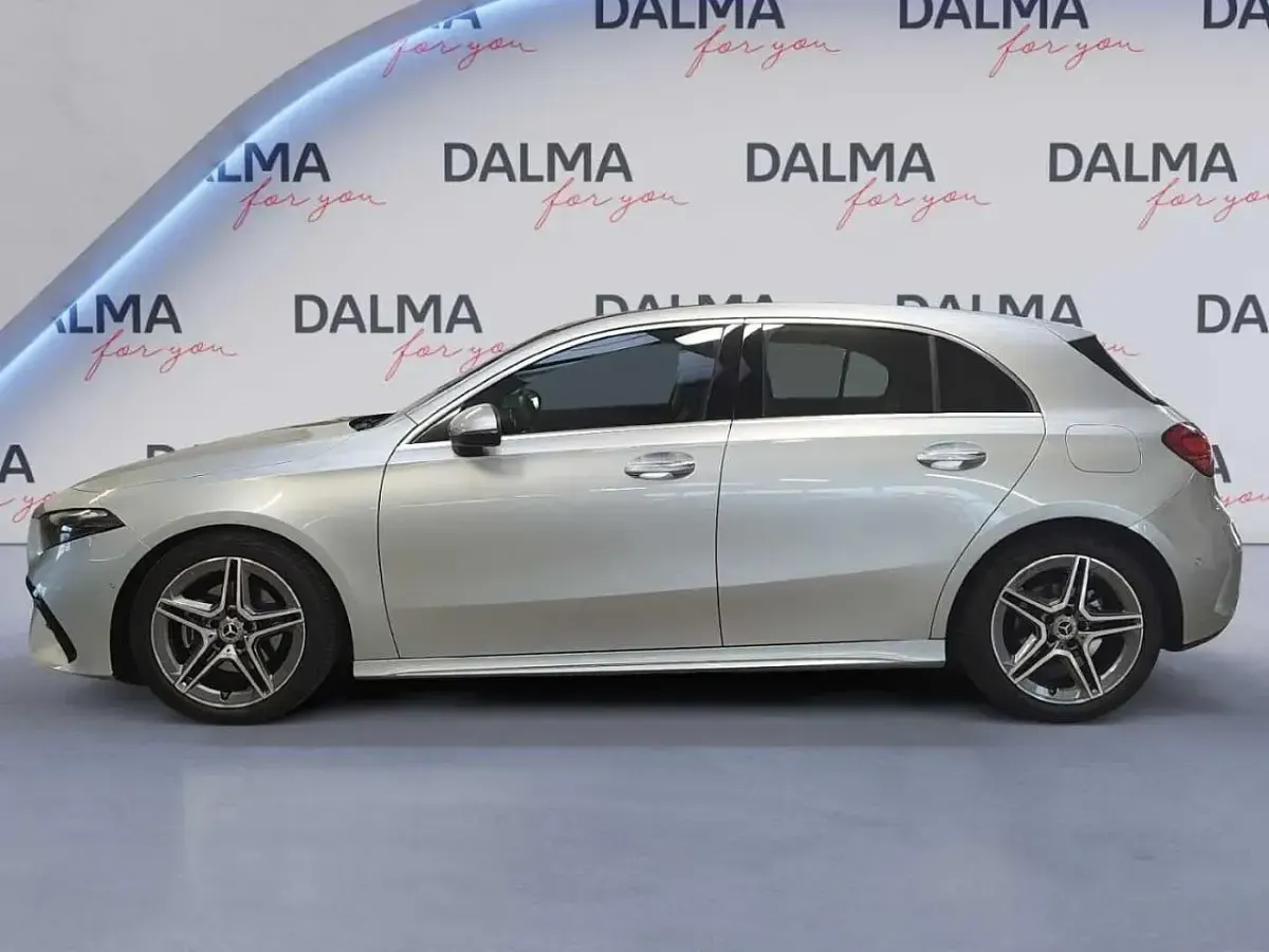 Usata Mercedes A180 AMG line 136 CV (100 kW) 2025 Argento Utilitaria